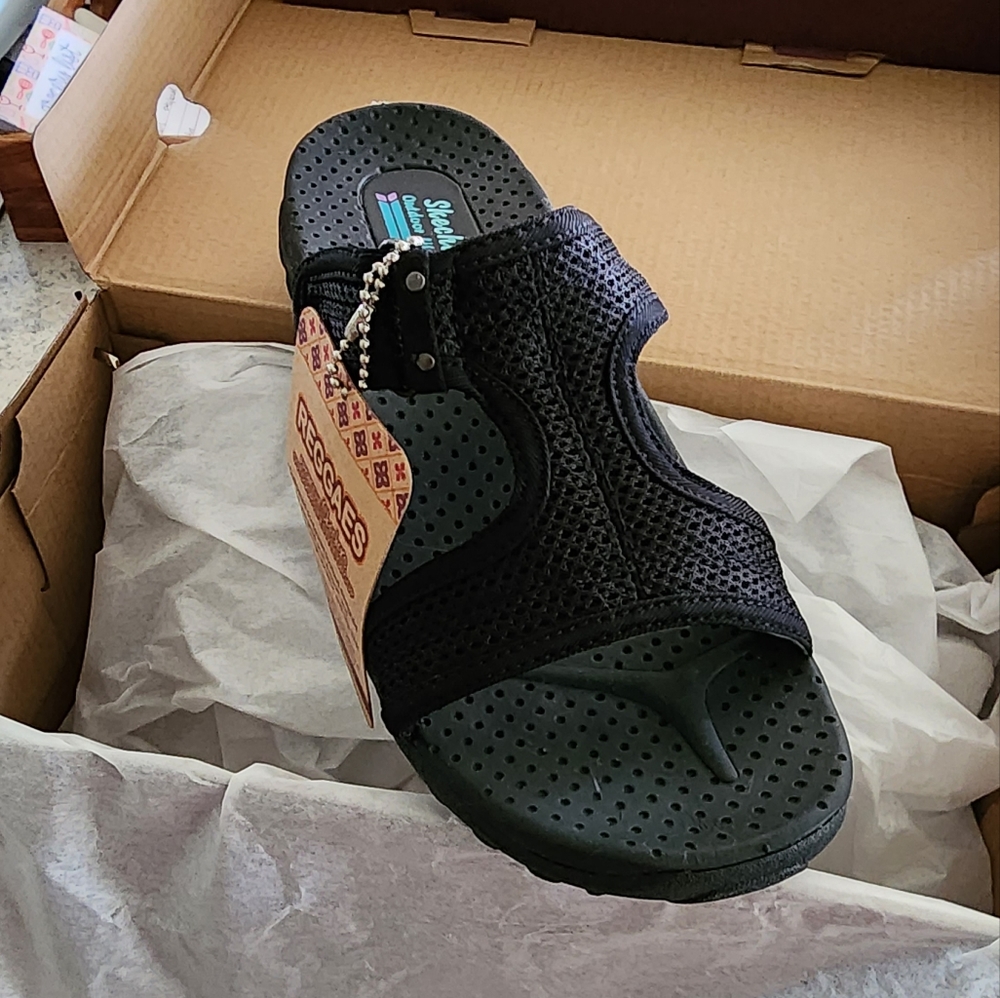 Skechers sandals
